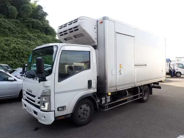 Isuzu Elf  с аукциона в Японии