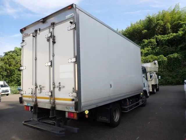 Isuzu Elf  с аукциона в Японии