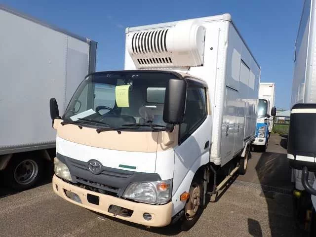 Toyota Dyna  с аукциона в Японии