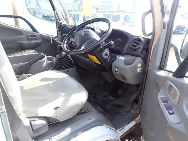 Toyota Dyna  с аукциона в Японии