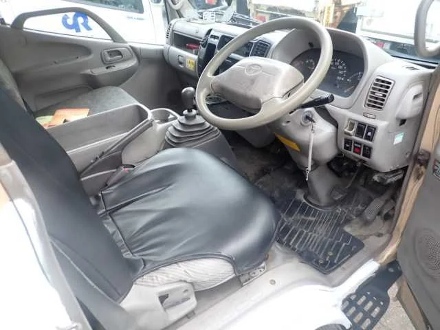 Hino Dutro  с аукциона в Японии
