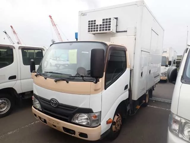 Toyota Dyna  с аукциона в Японии
