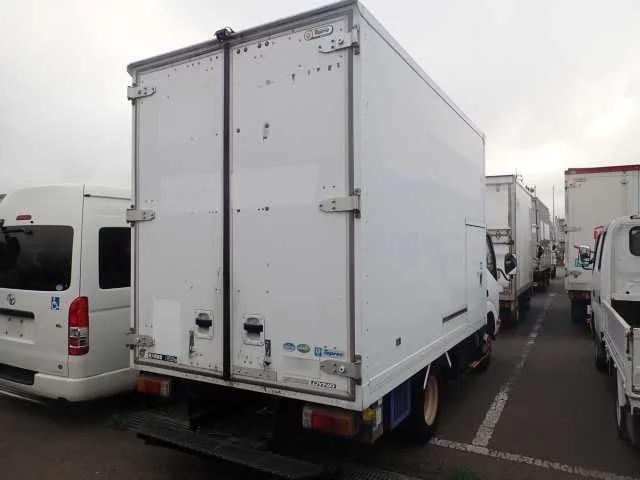 Toyota Dyna  с аукциона в Японии
