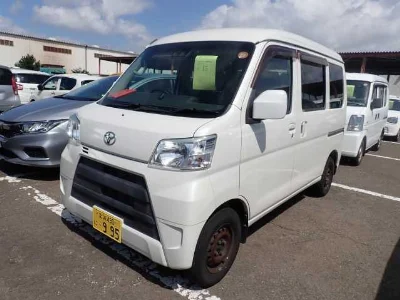 Toyota Pixis Van