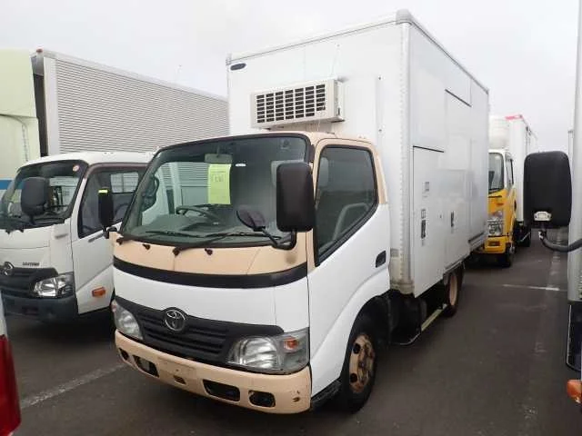 Toyota Dyna  с аукциона в Японии