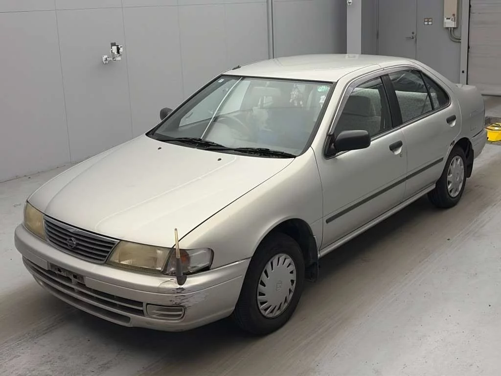 Nissan Sunny  с аукциона в Японии