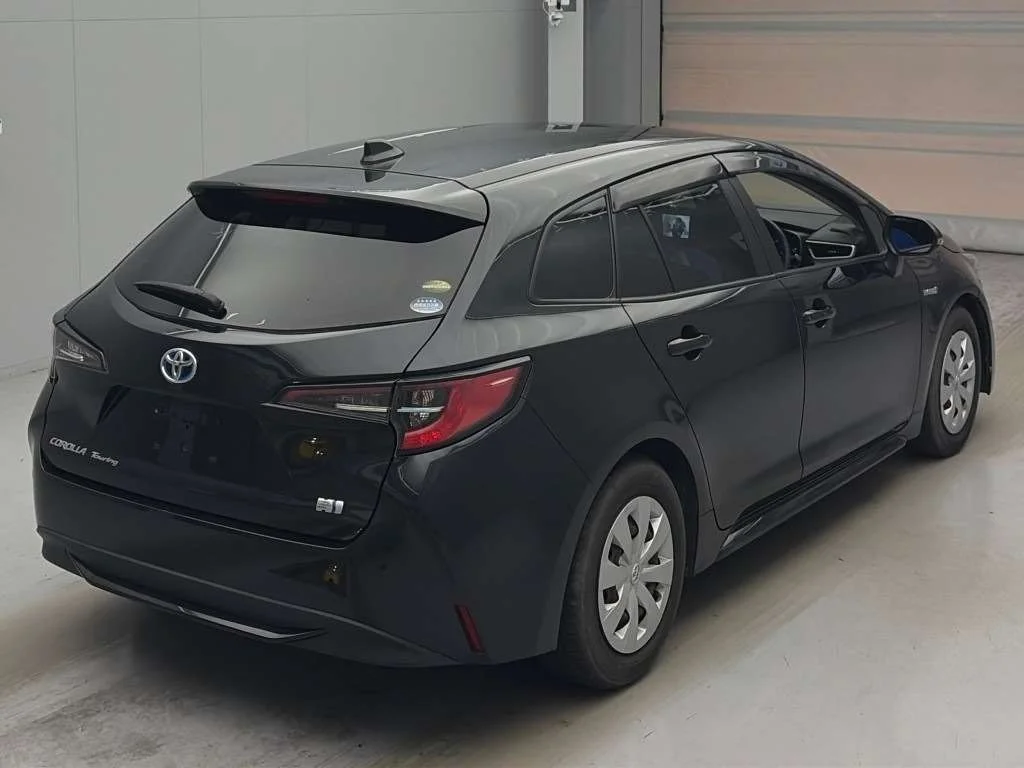 Toyota Corolla Touring Sports  с аукциона в Японии