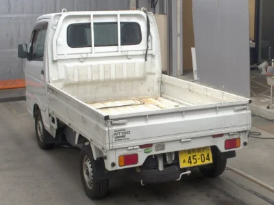 Nissan NT100 Clipper