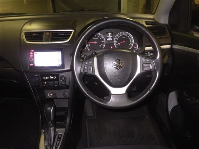 Suzuki Swift  с аукциона в Японии