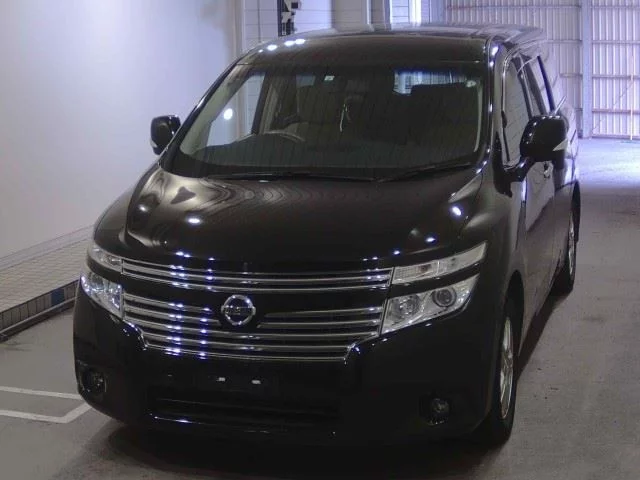 Nissan Elgrand  с аукциона в Японии