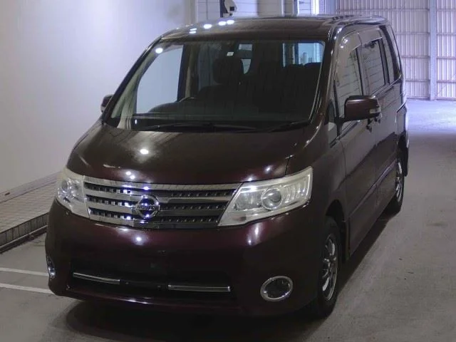 Nissan Serena  с аукциона в Японии