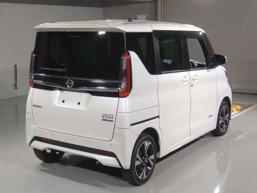 Nissan Roox  с аукциона в Японии