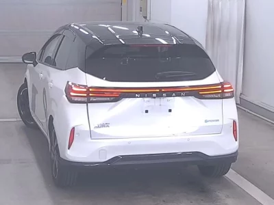 Nissan Aura