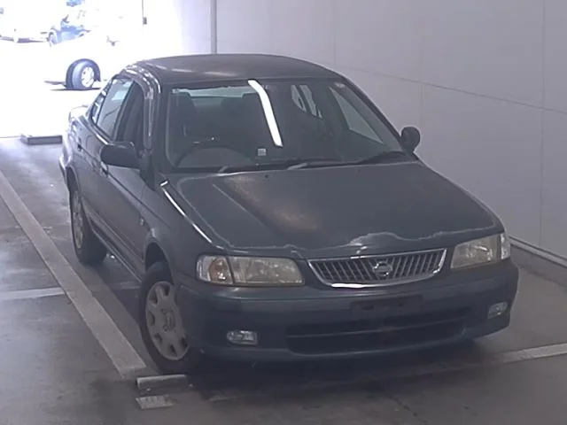 Nissan Sunny  с аукциона в Японии