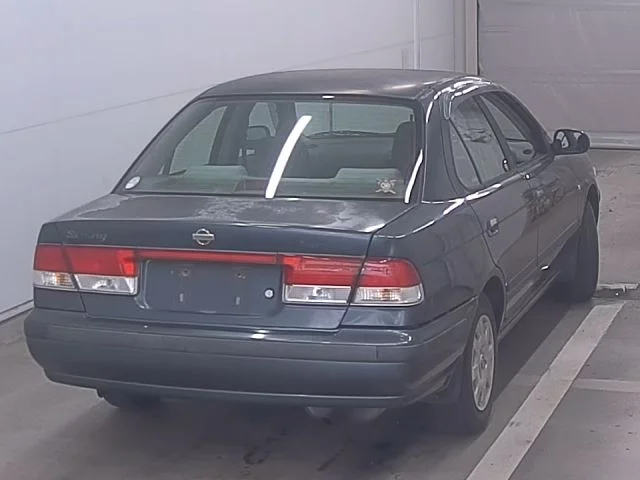 Nissan Sunny  с аукциона в Японии