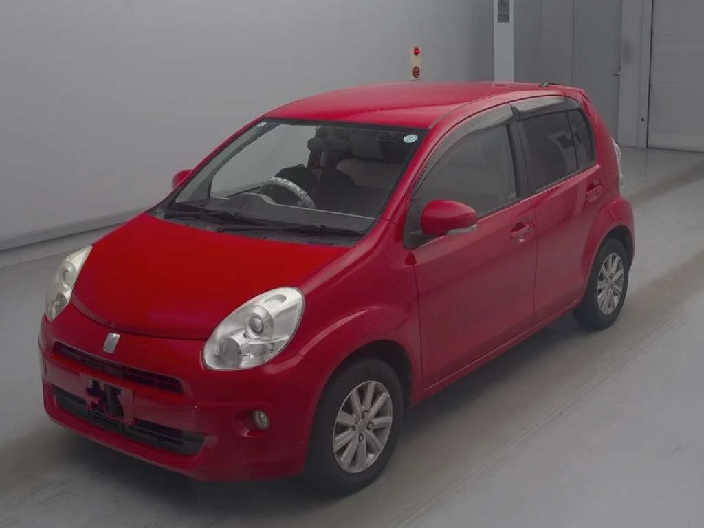 Toyota Passo  с аукциона в Японии