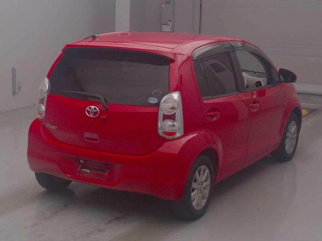 Toyota Passo  с аукциона в Японии