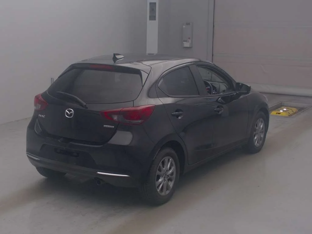 Mazda Mazda2  с аукциона в Японии