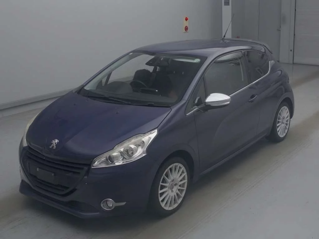 Peugeot 208  с аукциона в Японии