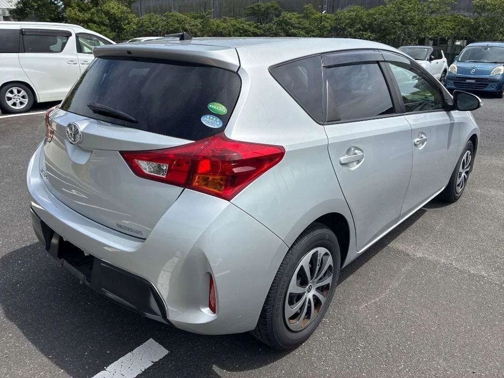 Toyota Auris  с аукциона в Японии