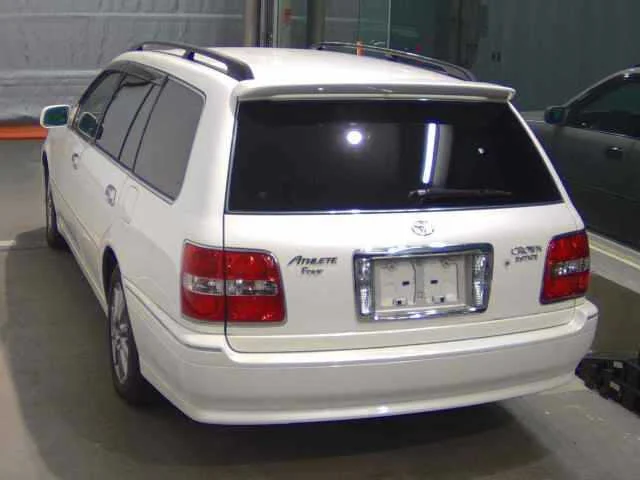 Toyota Crown Estate  с аукциона в Японии
