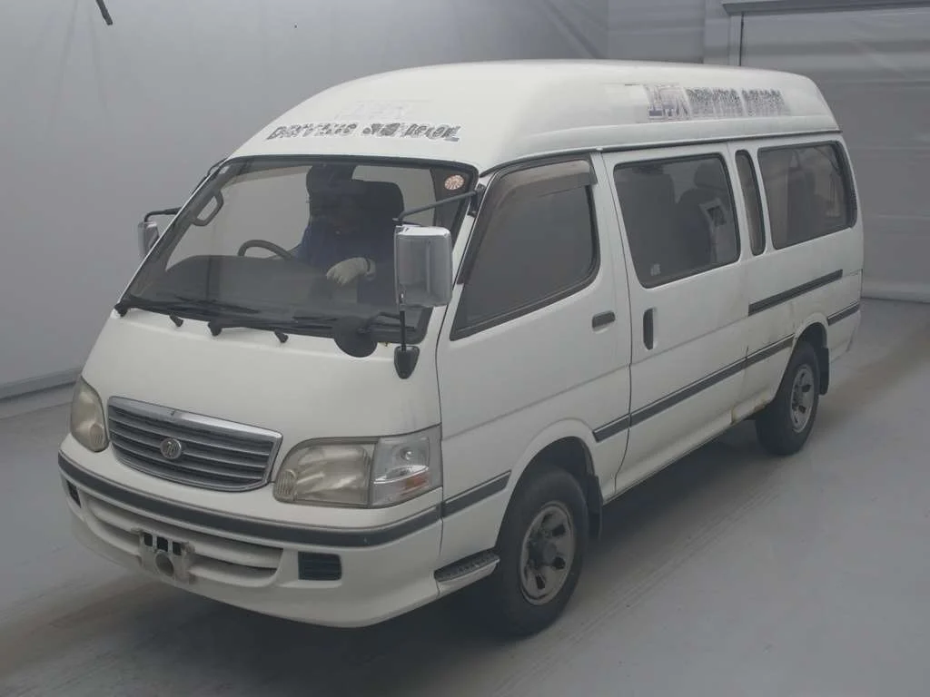 Toyota HiAce  с аукциона в Японии