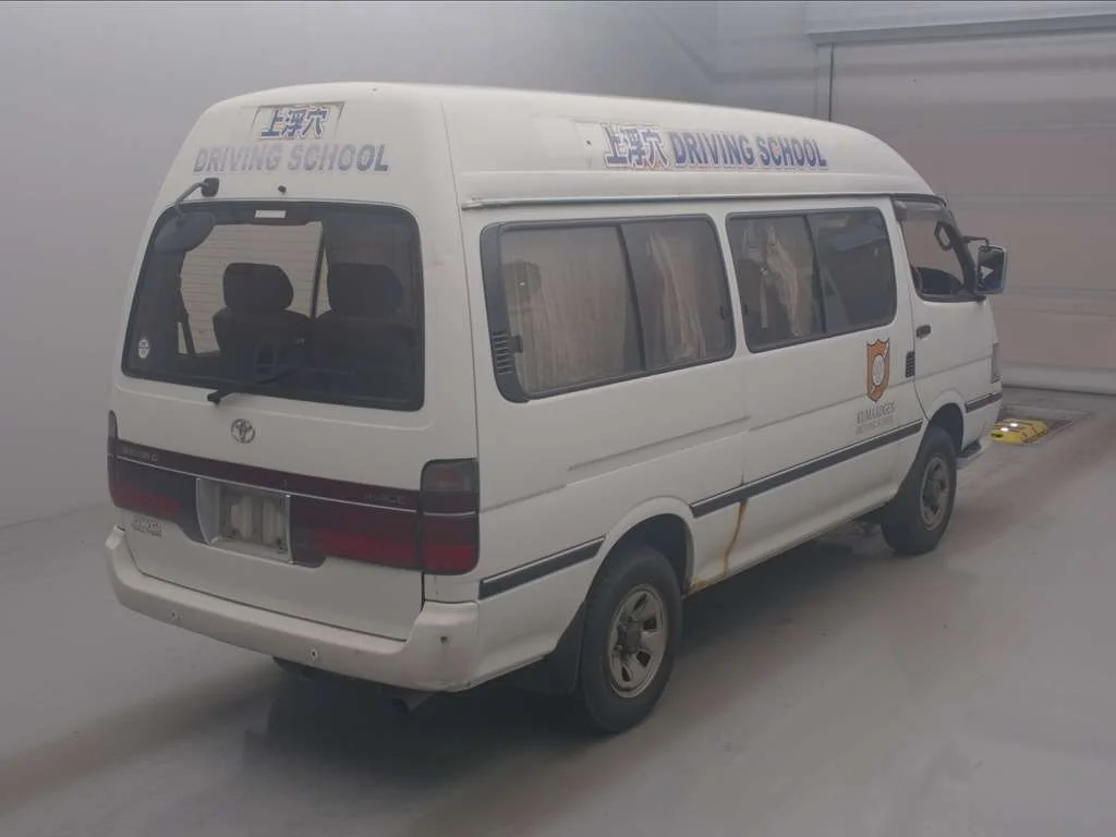 Toyota HiAce  с аукциона в Японии