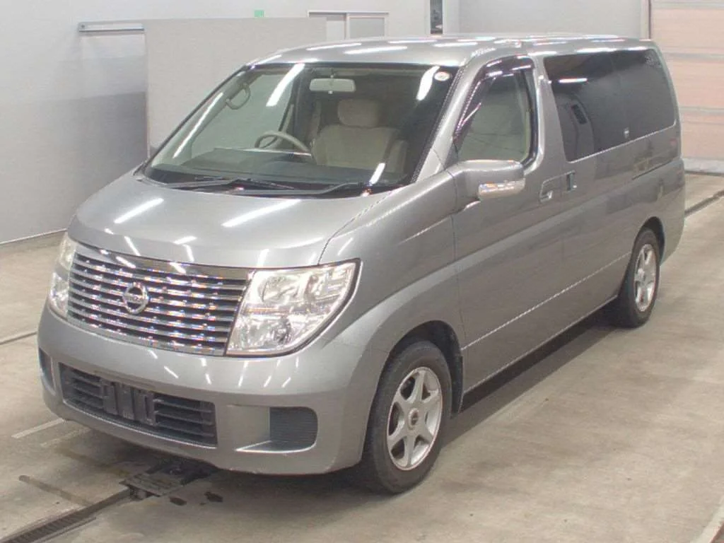 Nissan Elgrand  с аукциона в Японии