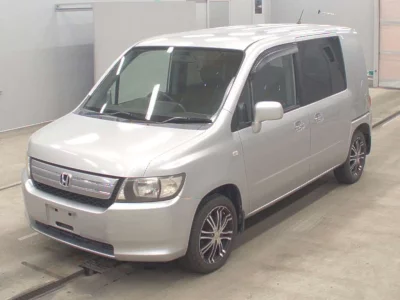 Honda Mobilio Spike