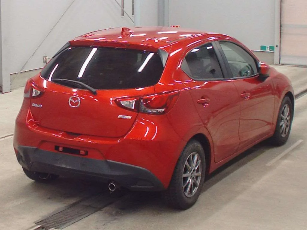 Mazda Demio  с аукциона в Японии