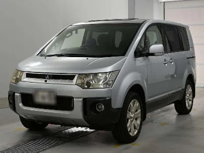 Mitsubishi DELICA D5