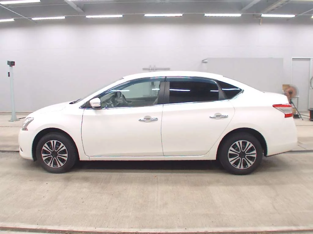 Nissan Sylphy  с аукциона в Японии