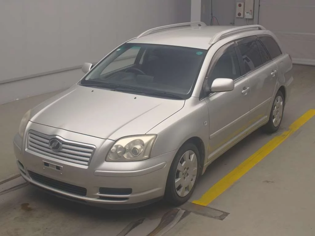 Toyota Avensis  с аукциона в Японии