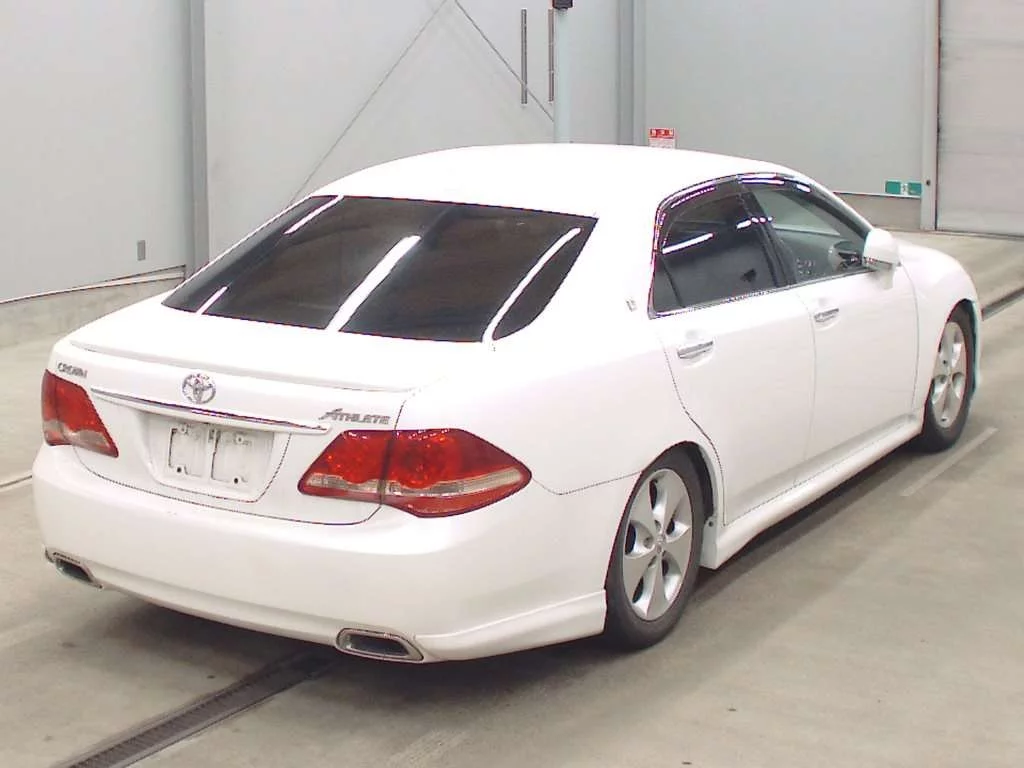 Toyota Crown  с аукциона в Японии