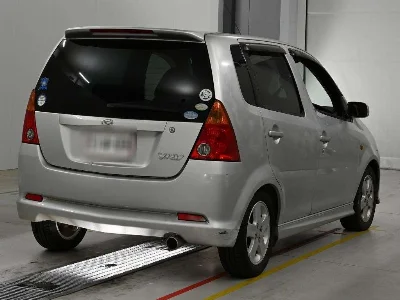 Daihatsu YRV
