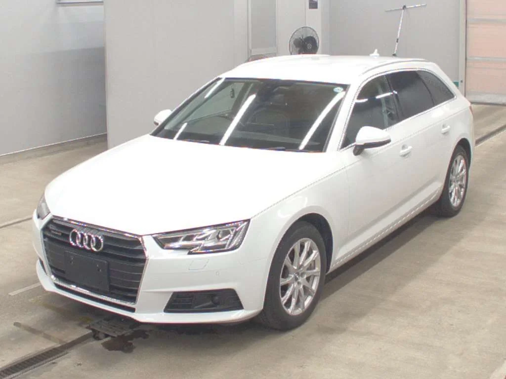 Audi A4 Avant  с аукциона в Японии