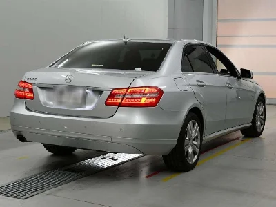 MERCEDES BENZ E CLASS