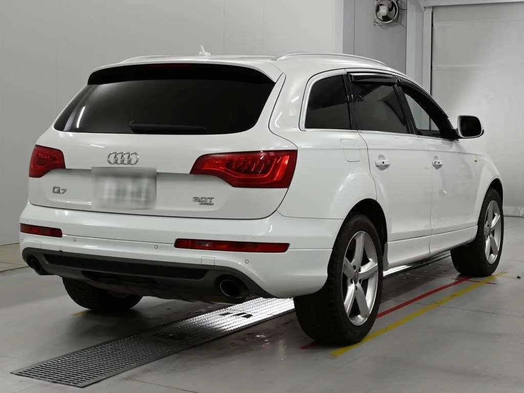 Audi Q7  с аукциона в Японии
