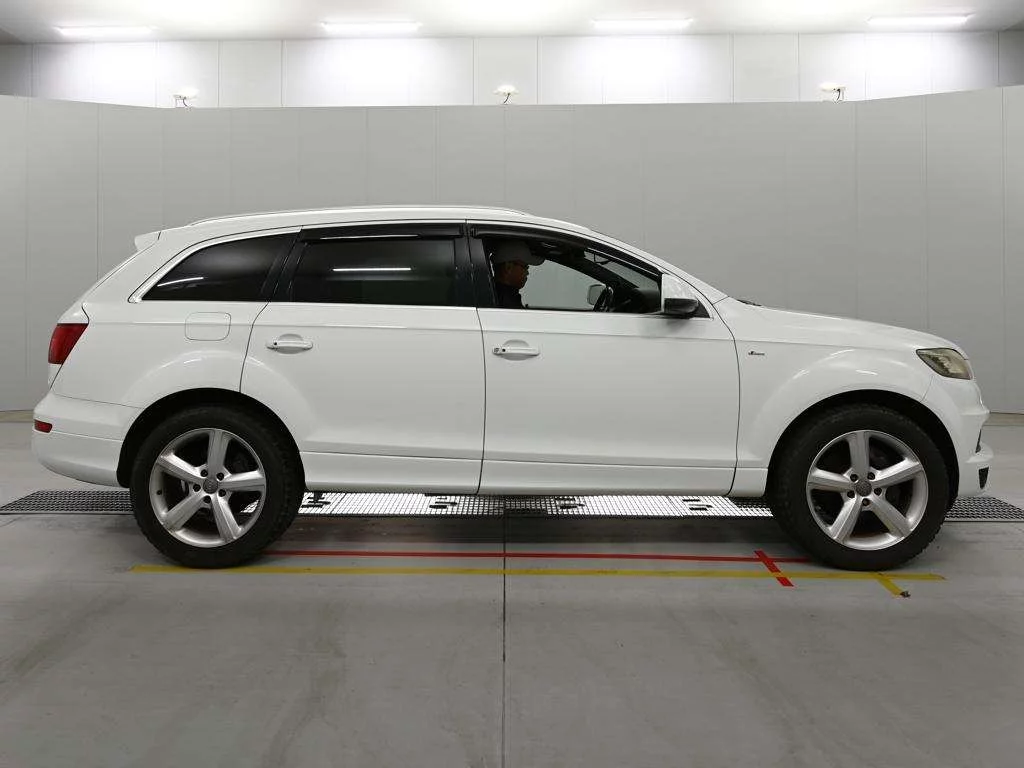 Audi Q7  с аукциона в Японии