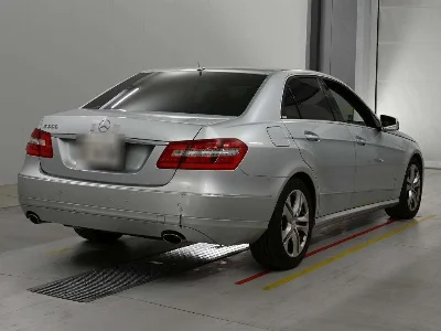MERCEDES BENZ E CLASS