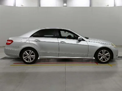 MERCEDES BENZ E CLASS