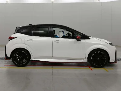 Nissan AURA