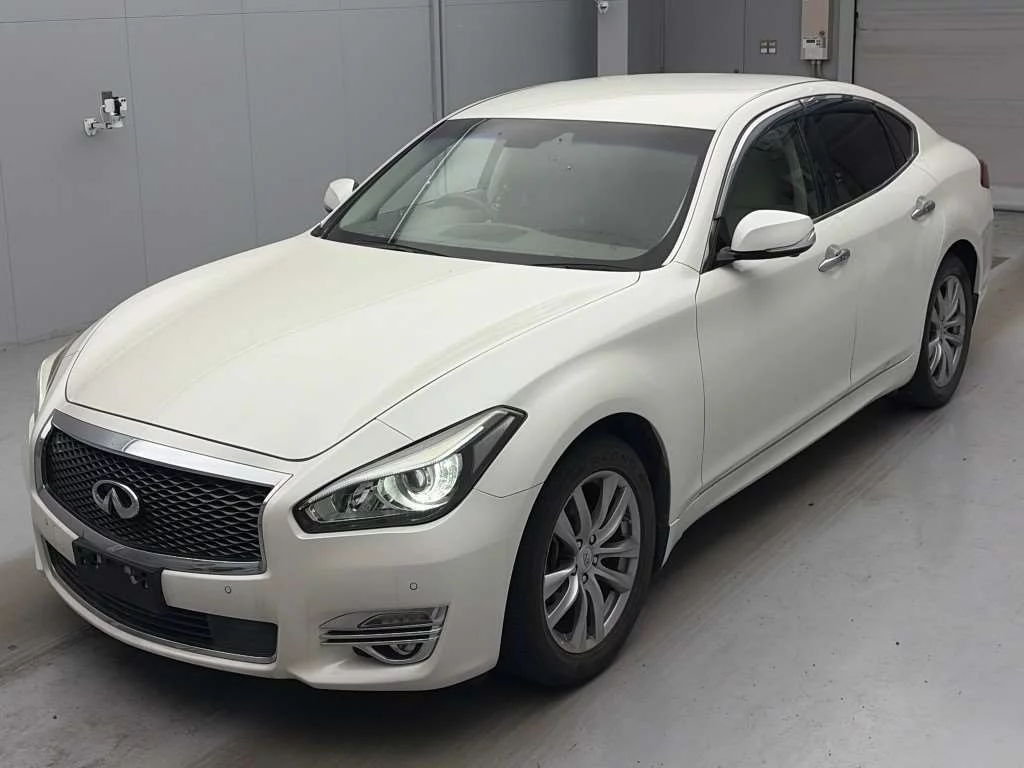 Nissan Fuga  с аукциона в Японии