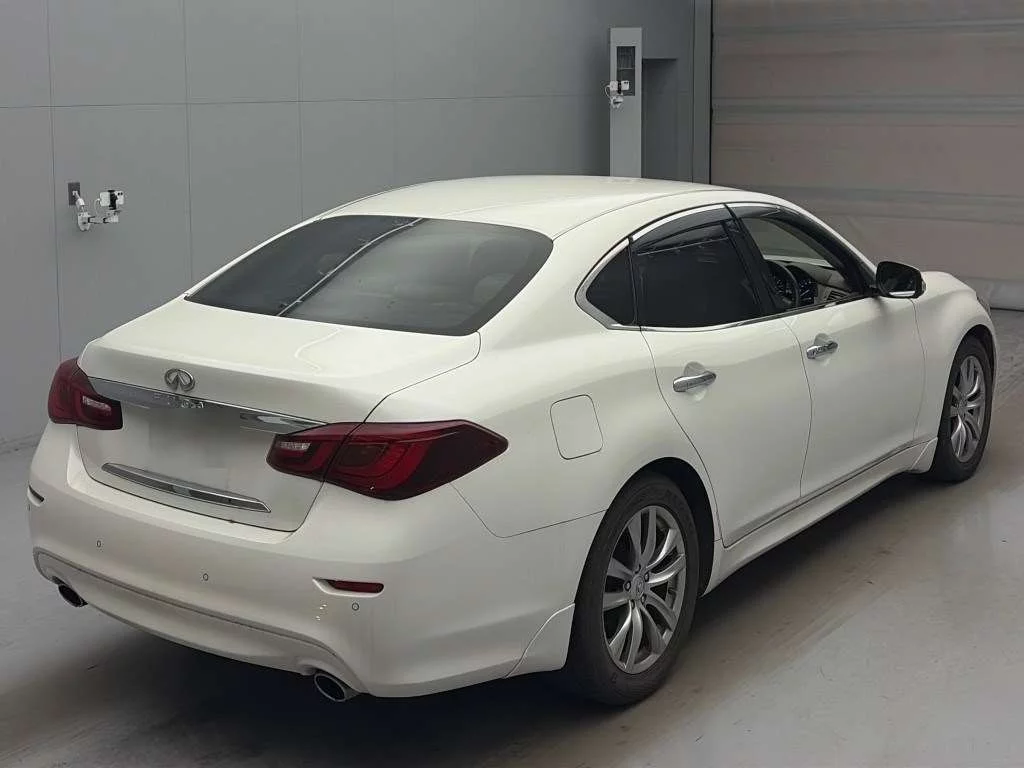 Nissan Fuga  с аукциона в Японии