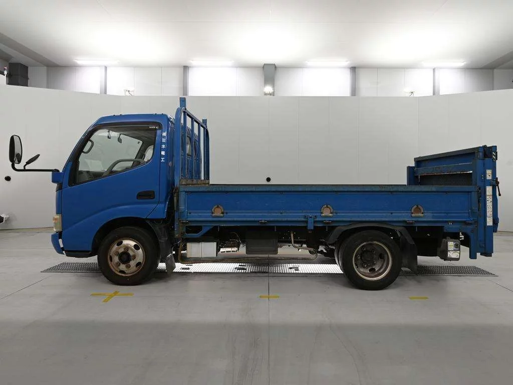 Toyota Dyna  с аукциона в Японии