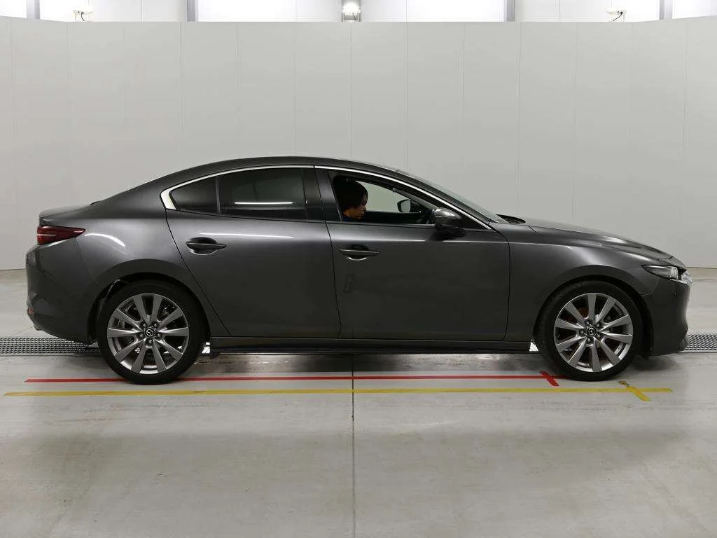 Mazda Mazda3  с аукциона в Японии