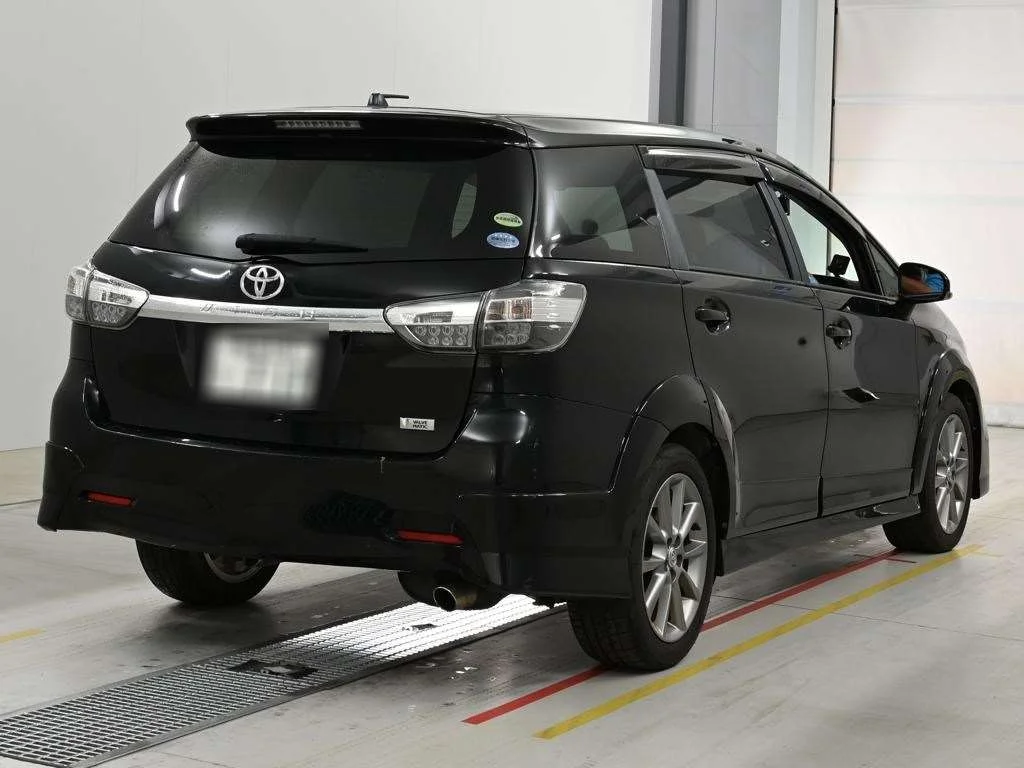 Toyota Wish  с аукциона в Японии