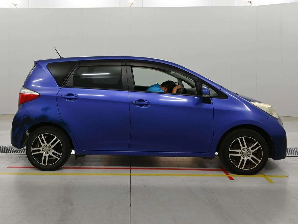 Toyota Ractis  с аукциона в Японии