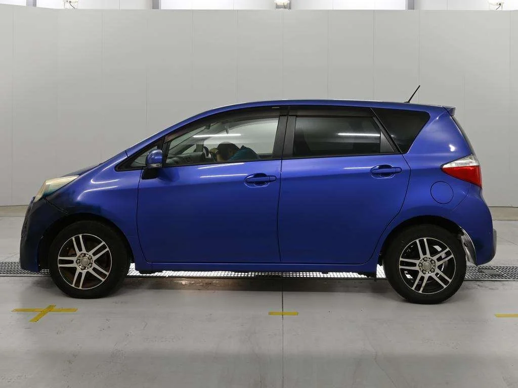 Toyota Ractis  с аукциона в Японии