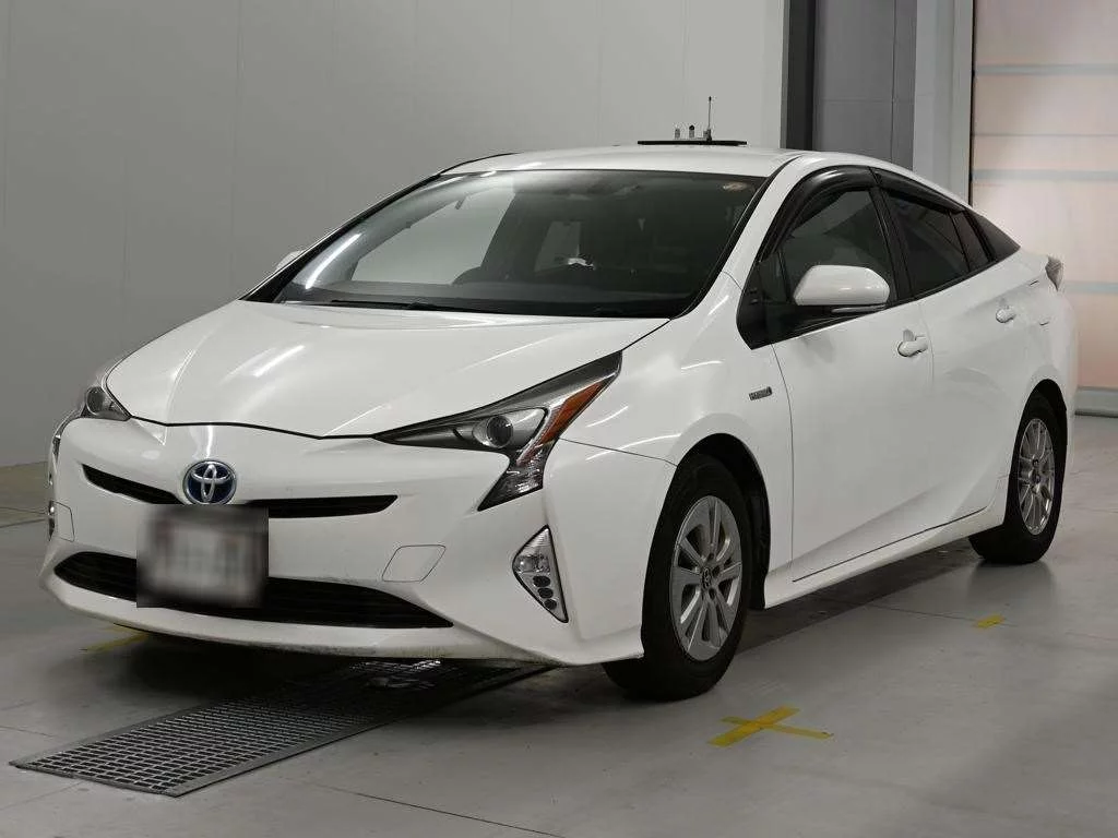 Toyota Prius  с аукциона в Японии